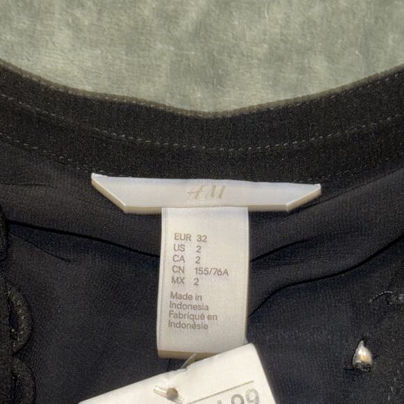 H&M A-Line Mini Dress Women's 2 Black Long Sleeve Button Front V-Neck - Picture 3 of 8